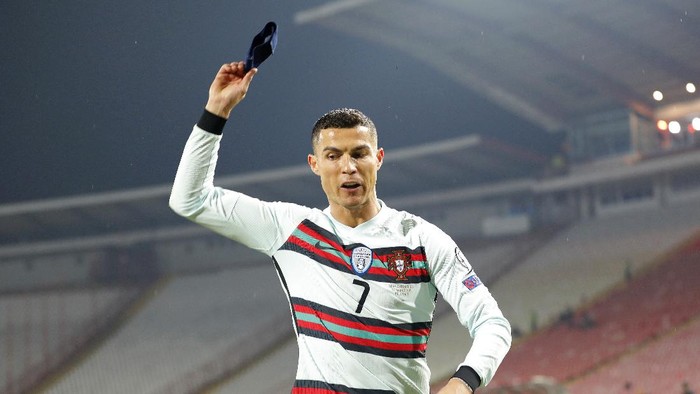 Wasit yang Anulir Gol Cristiano Ronaldo Minta Maaf - MamaBola